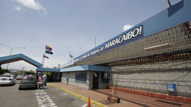 Instalan cámaras inteligentes y lámparas con paneles solares en el Terminal de Pasajeros