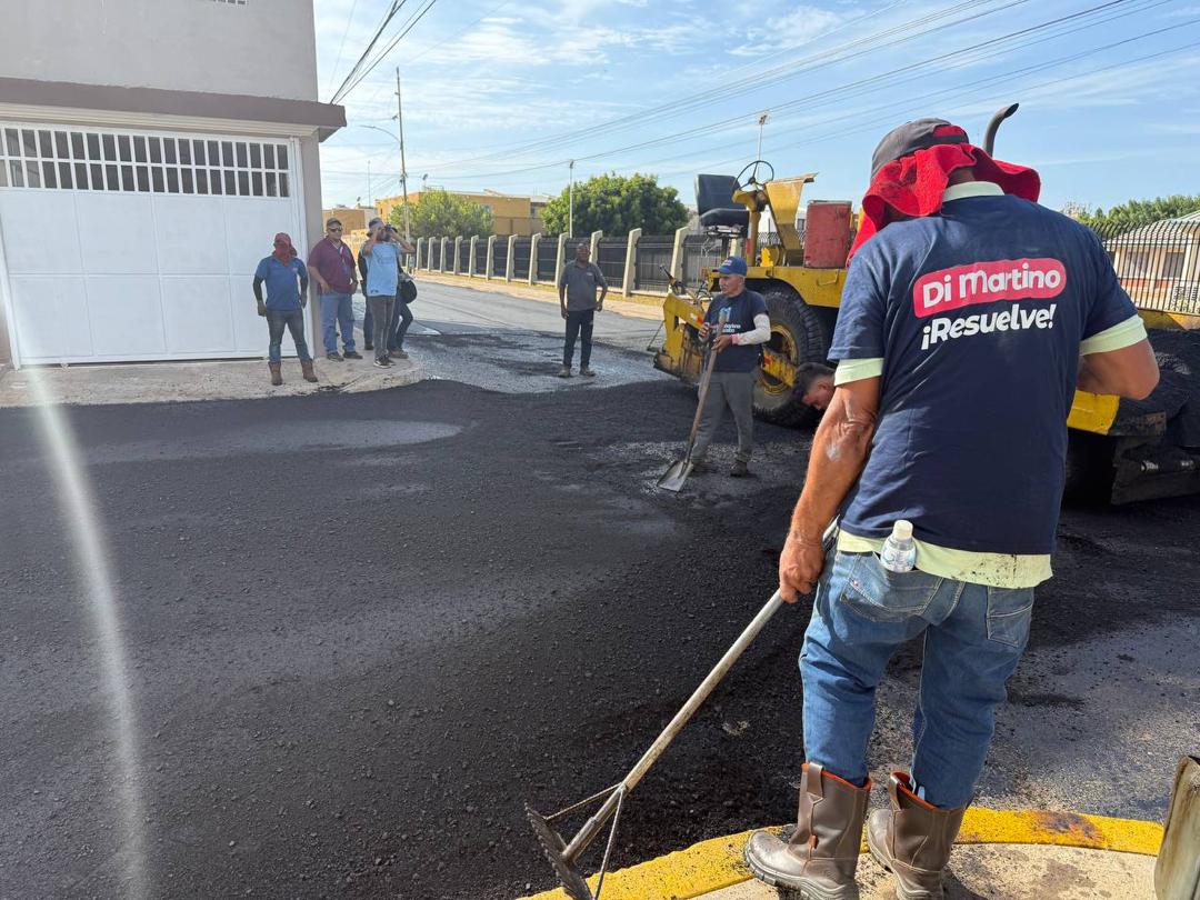 Tres mil 572 toneladas de asfalto coloca la Alcaldía en Cumbres de Maracaibo