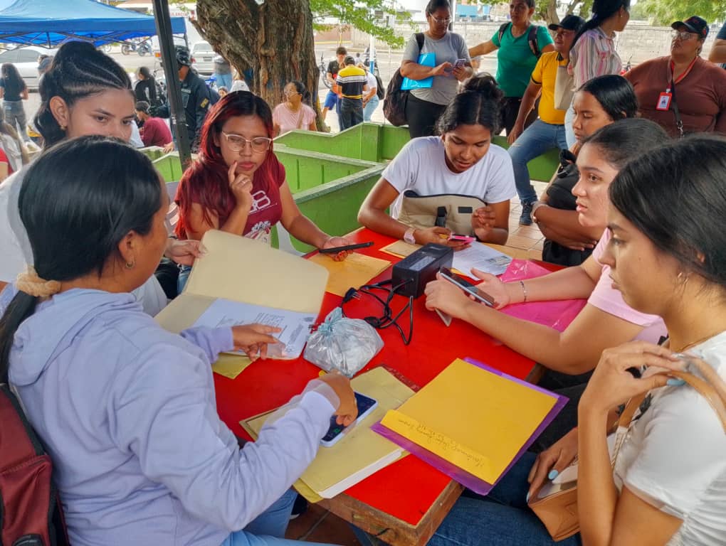 Registro de Becas Jesús Enrique Lozada en el Municipio Machiques de Perijá