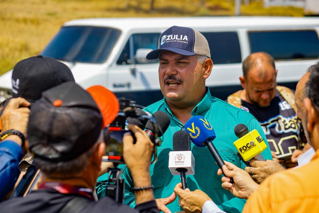 Gobernador Luis Caldera dio inicio a la segunda fase del asfaltado en la Circunvalación número 1