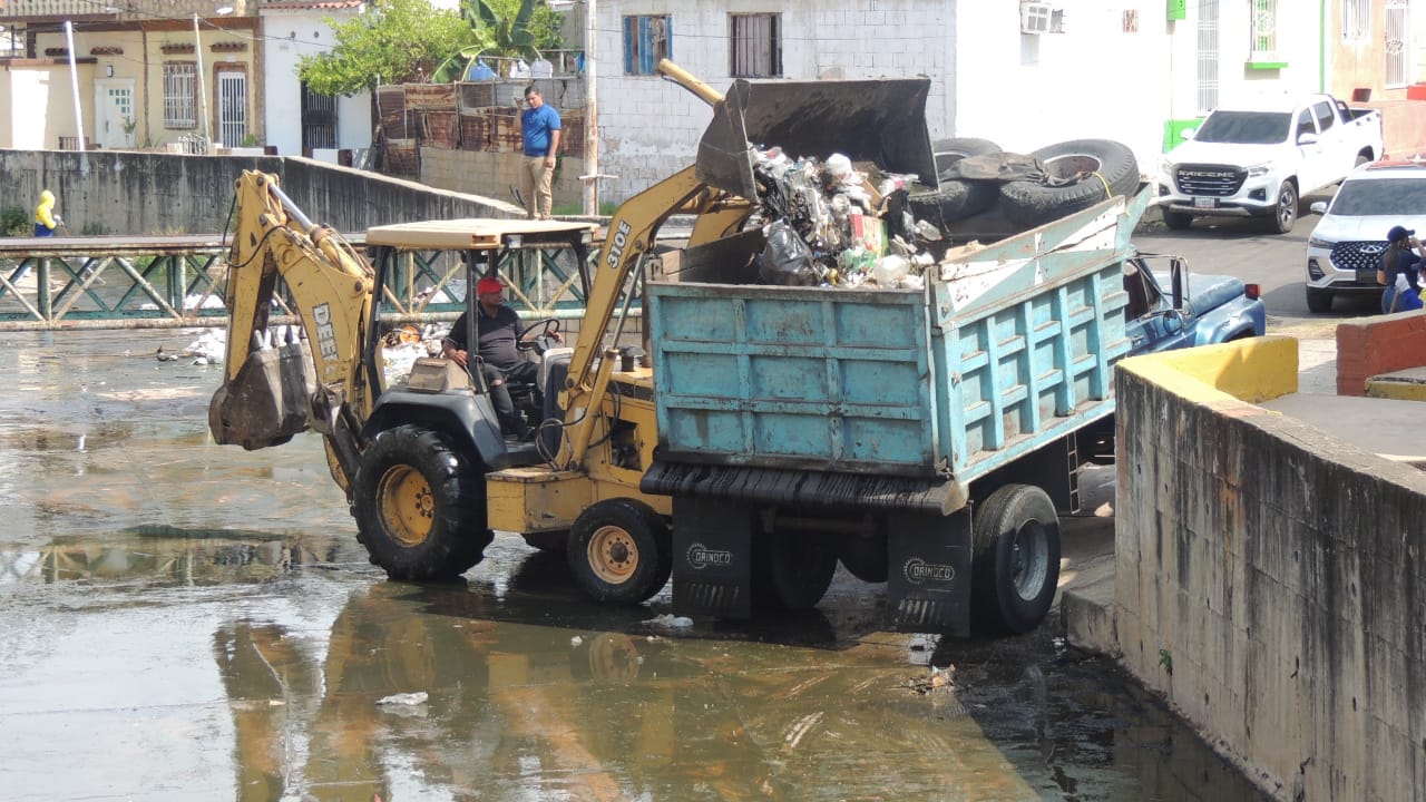 Alcaldía de Maracaibo intervino 700 metros lineales de la cañada Lara-tramo O’Leary