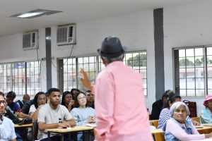 La Universidad Internacional de las Comunicaciones (LAUICOM) contará con estudios gratuitos de pregrado en Comunicación Política