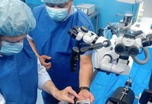 SAHUM activa microscopio robotizado para potenciar intervenciones quirúrgicas complejas