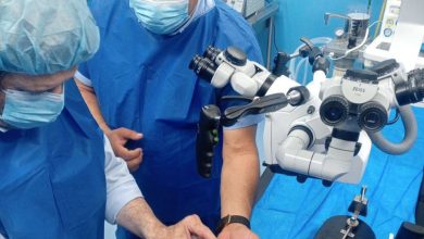 SAHUM activa microscopio robotizado para potenciar intervenciones quirúrgicas complejas