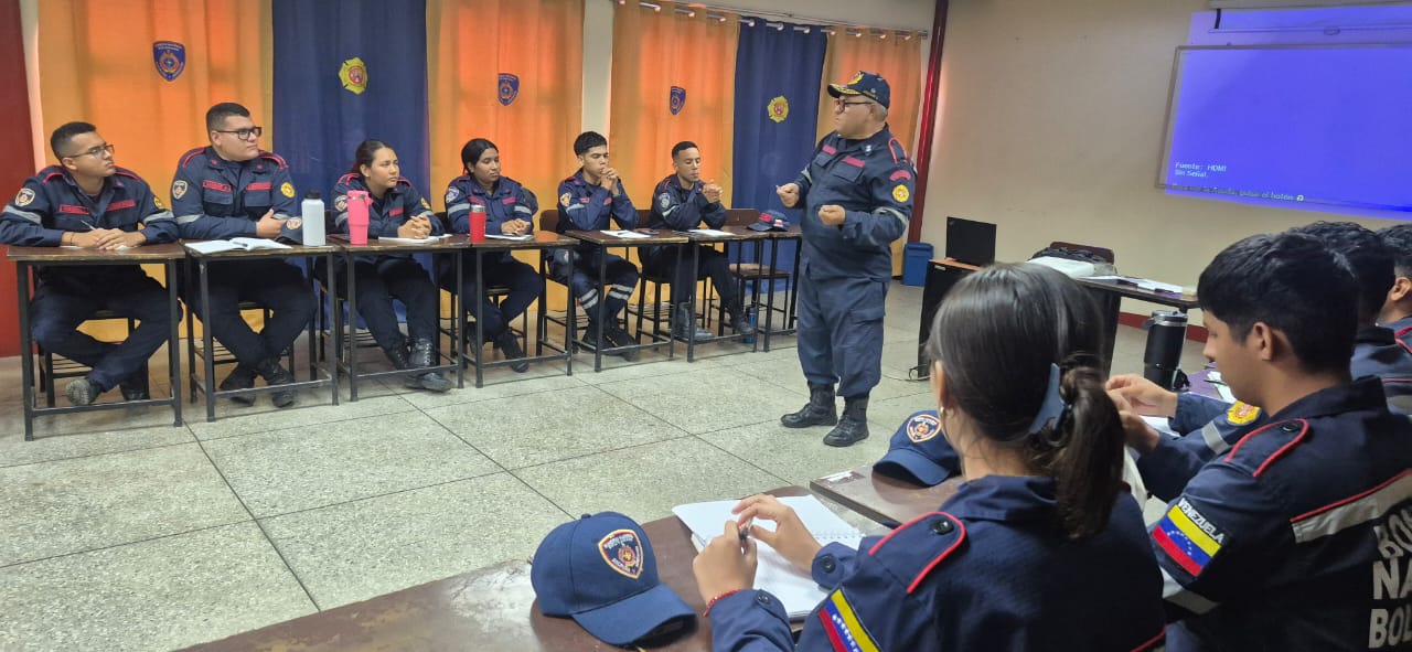 Bomberos de San Francisco en el estado Zulia evalúan el profesionalismo de sus funcionarios de cara a los Ascensos 2026