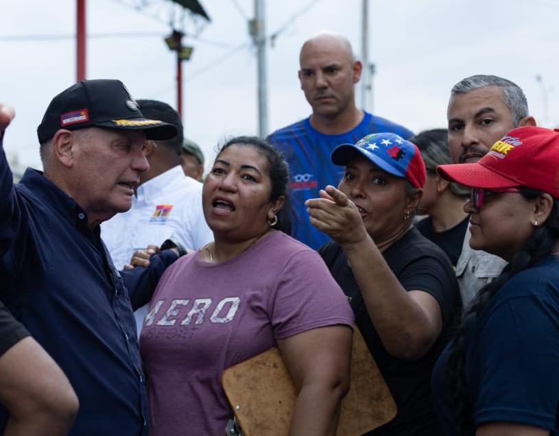 Alcalde Di Martino: "Estamos recuperando canchas y el ambulatorio en la parroquia Cecilio Acosta” de Maracaibo