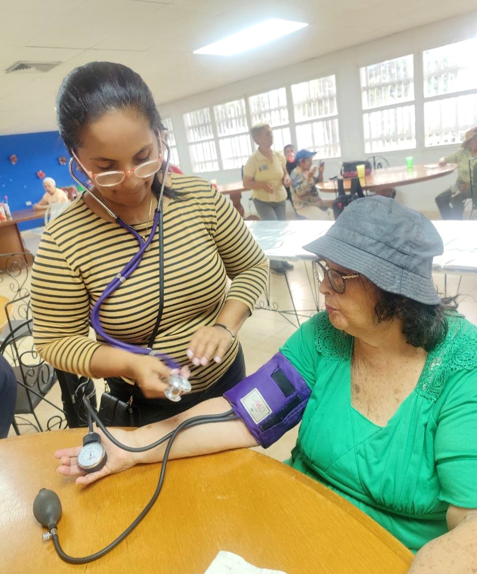 Abuelos de Edad Dorada disfrutan jornada recreativa en el municipio San Francisco en el Zulia