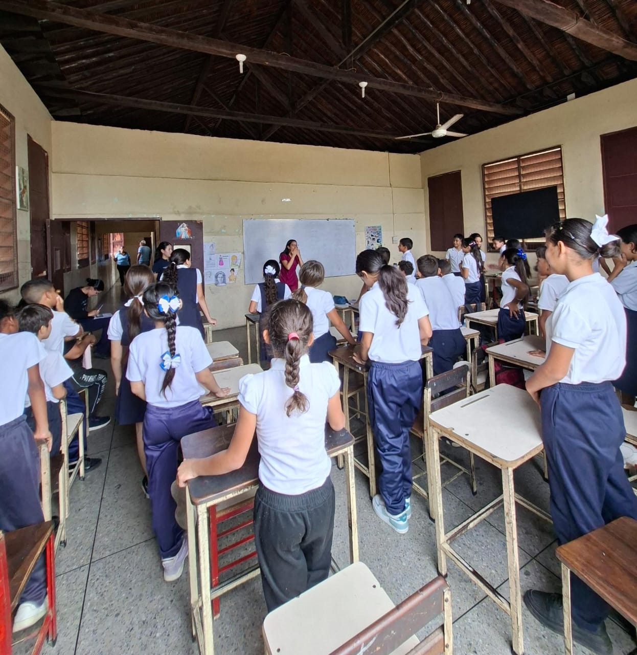 El Centro de Orientación Familiar de FUNDANIS dictó taller formativo sobre sexualidad en escuela de Maracaibo