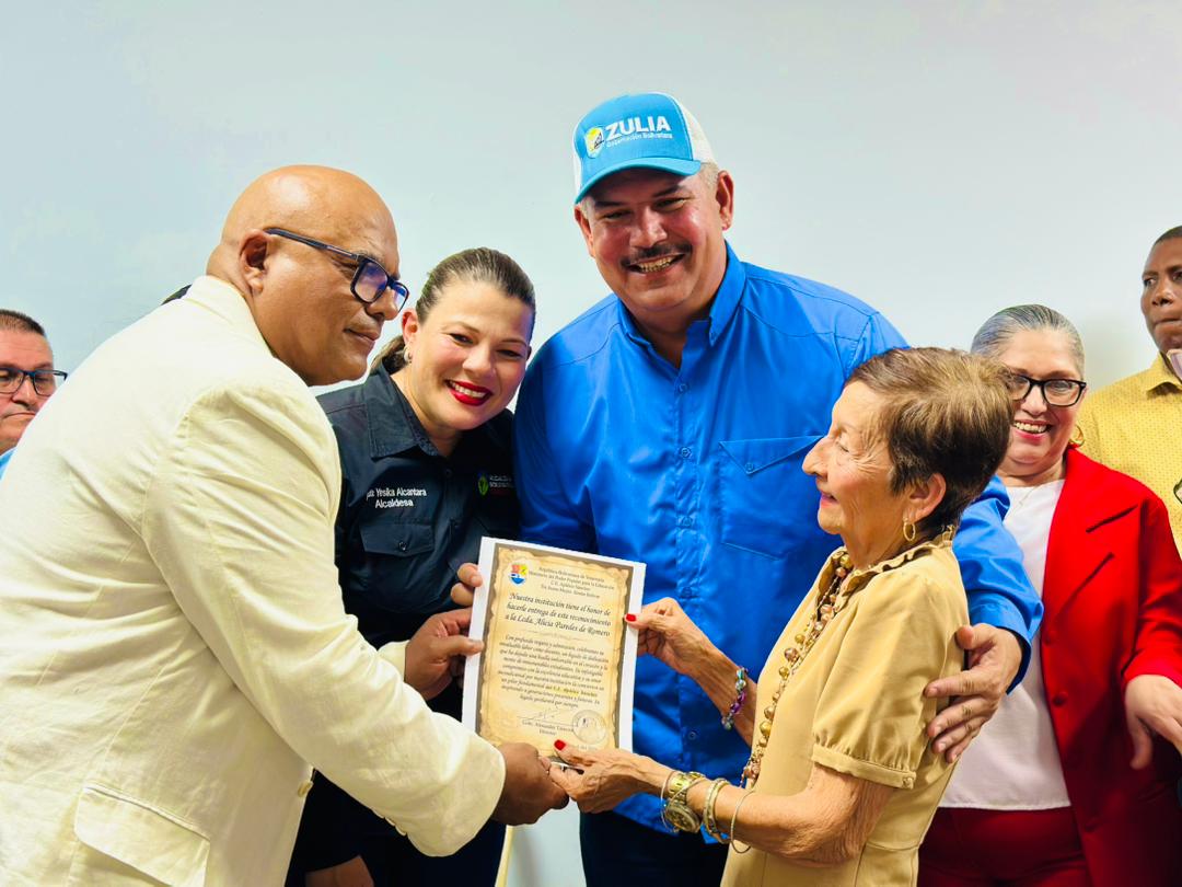 Inauguración del auditorio, entrega de Flota operativa y equipamiento en clínica Popular