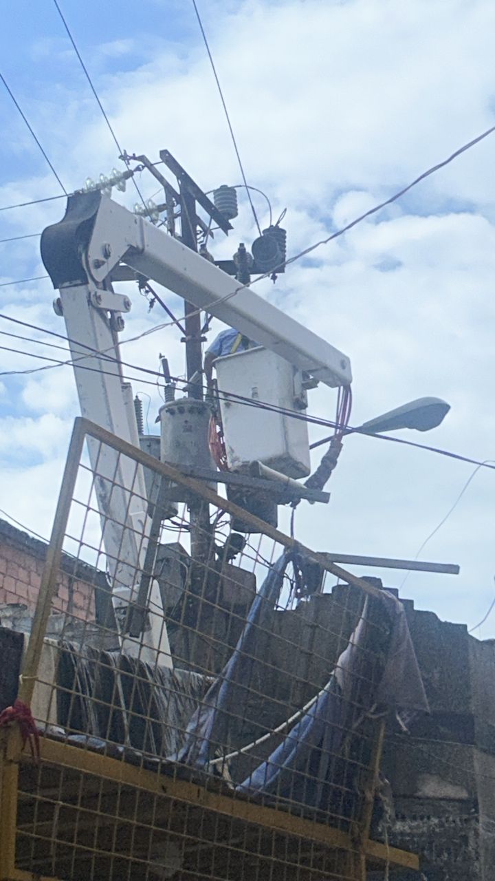 Sustituido el transformador que explotó en el Callejón de los Pobres en el centro de la ciudad de Maracaibo
