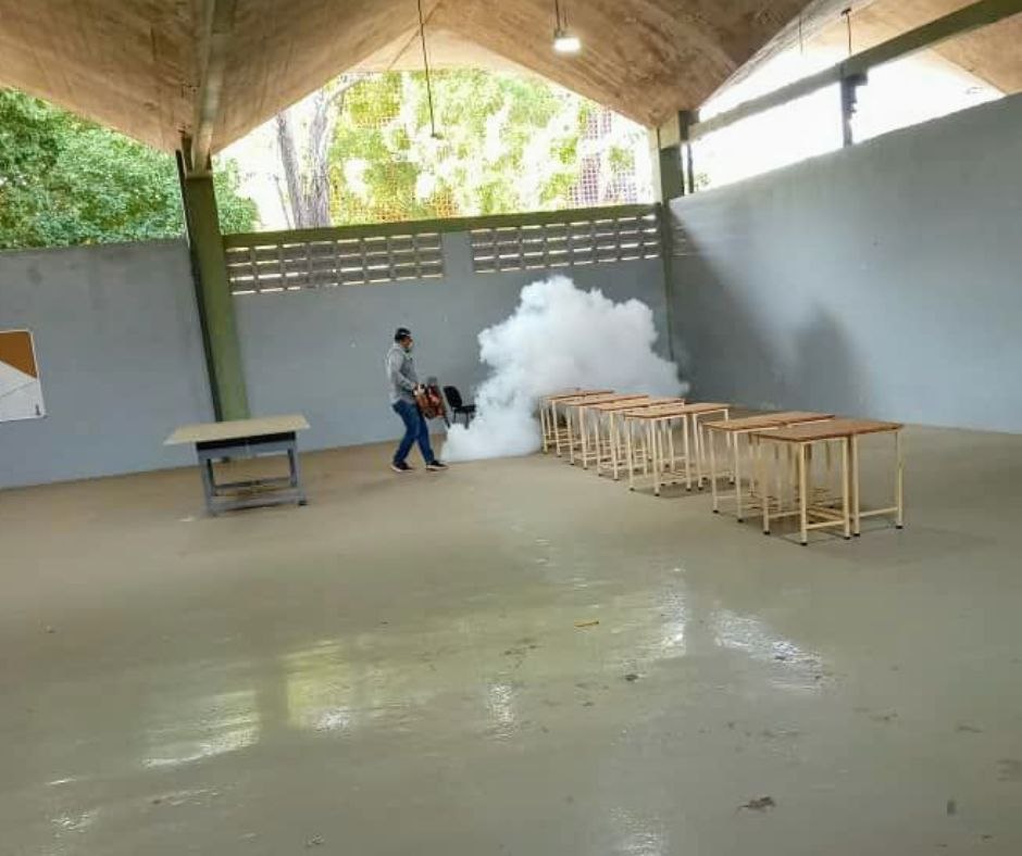 Ejecutan jornada de fumigación en escuelas de las parroquias Cacique Mara y Cecilio Acosta de Maracaibo