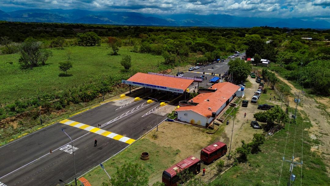 En el Zulia entregan rehabilitados 50 kilómetros de la vía Machiques-Colón