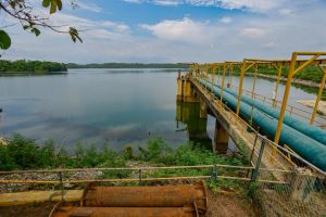 Inspeccionan operatividad de Torre Toma en embalse Burro Negro en la Costa Oriental del Lago