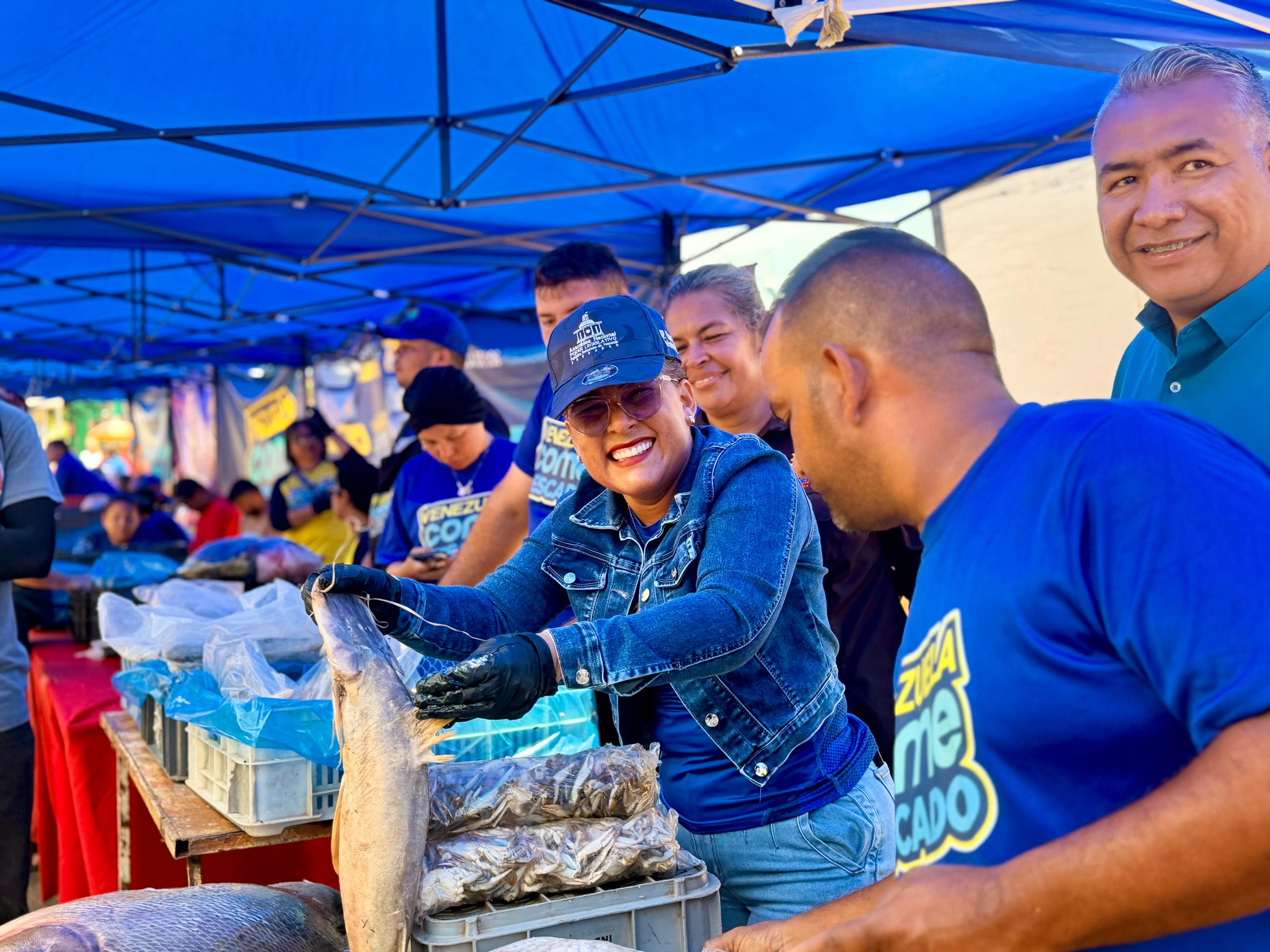Operativo “Venezuela Come Pescado” se despliega en el municipio San Francisco con 25 toneladas
