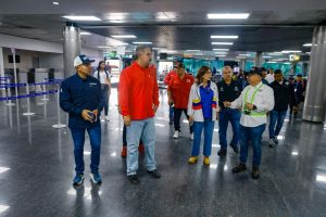 Ministra Jacqueline Farías inspeccionó trabajos de reacondicionamiento del Aeropuerto La Chinita en Maracaibo
