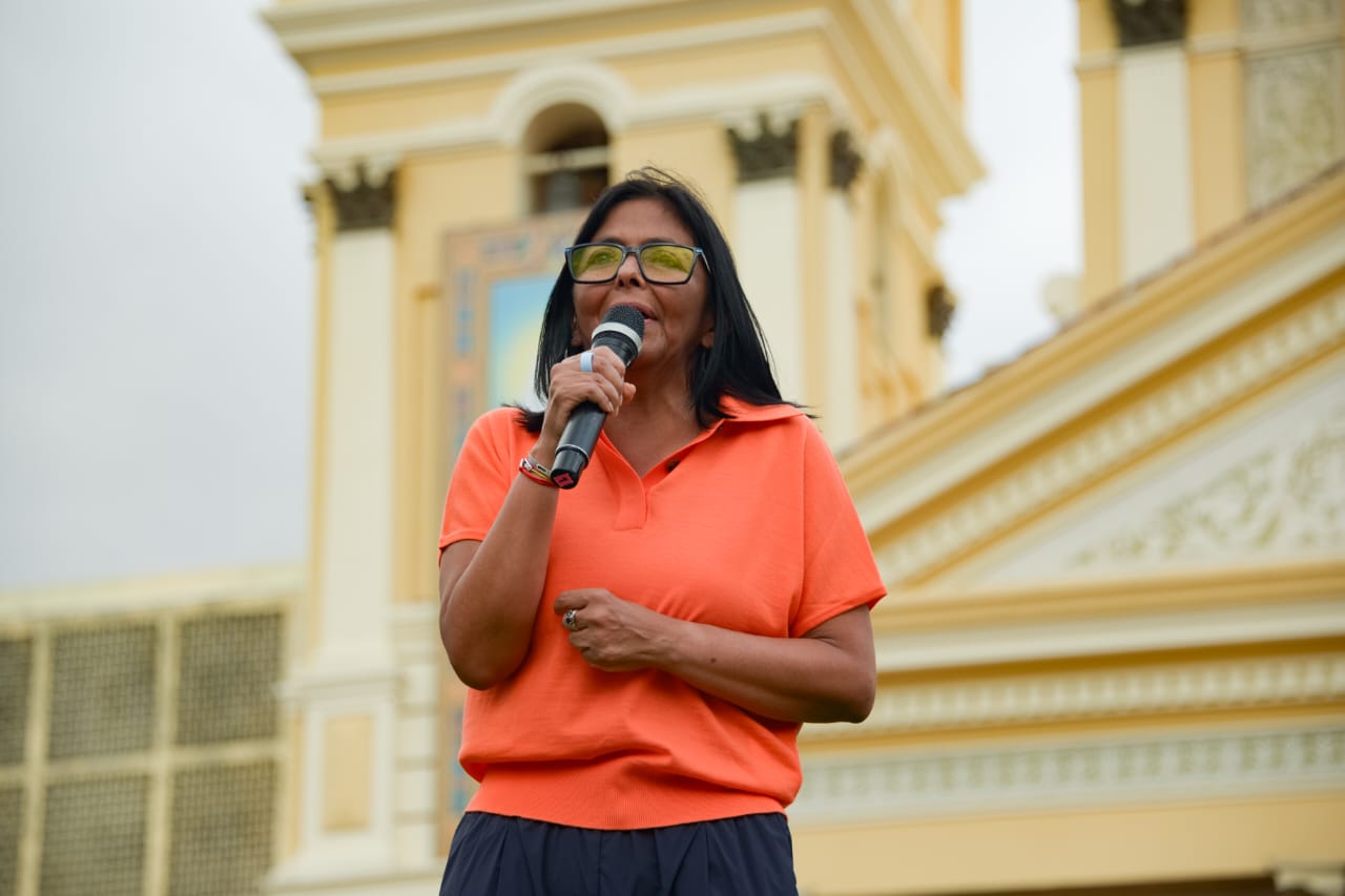 Presidenta (E) Delcy Rodríguez: “Le pido a la Chinita que obre con su renovación milagrosa por Venezuela”