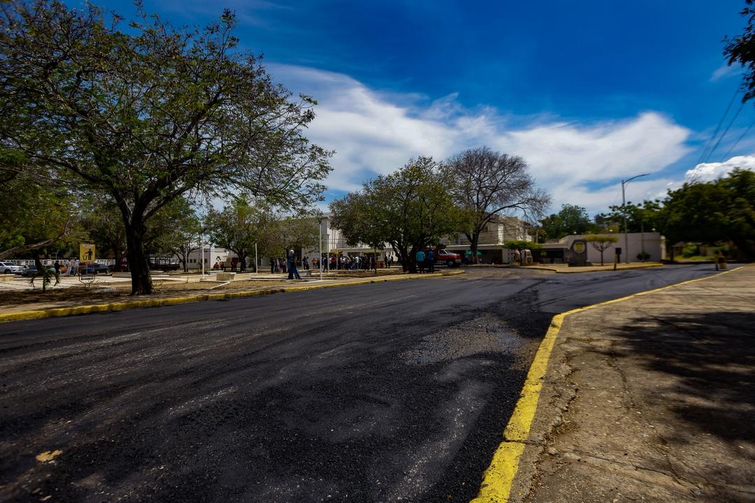 Se inició asfaltado integral en rutas de acceso de la Universidad del Zulia
