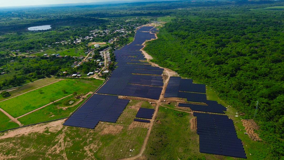 Zulia: Gobernador Luis Caldera inspecciona avances del Parque Solar Fotovoltaico en Machango