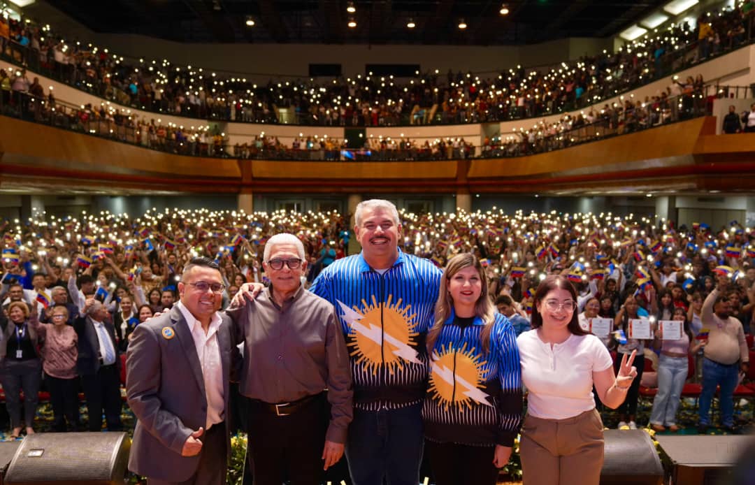Zulia: Más de 7.000 estudiantes beneficiados con becas universitarias a través de Fundalossada