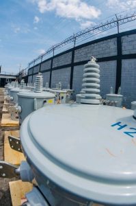Gobernación del Zulia y Corpoelec distribuyen 16 transformadores en el Sur del Lago