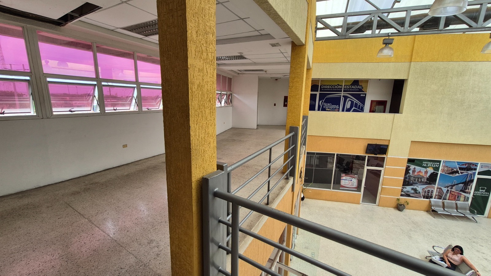 Supervisan trabajos de rehabilitación de la Terminal Simón Bolívar de San Francisco en el estado Zulia