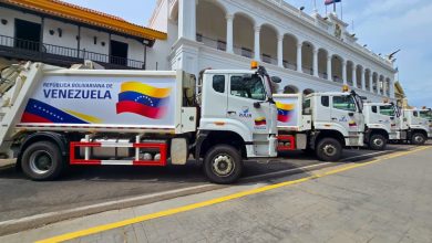 Gobernador Luis Caldera entrega ocho unidades compactadoras con el Plan de Recolección de Desechos