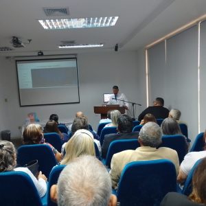En la Biblioteca Pública del estado Zulia María Calcaño se realizó el Foro Informativo “El Alcoholismo como Problema de Salud Pública”