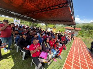 Gobernador del Zulia evalúa con consejos comunales de la Sierra de Perijá los avances de proyectos populares