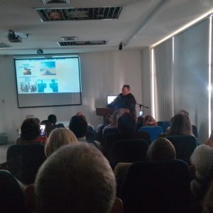 En la Biblioteca Pública del estado Zulia María Calcaño se realizó el Foro Informativo “El Alcoholismo como Problema de Salud Pública”