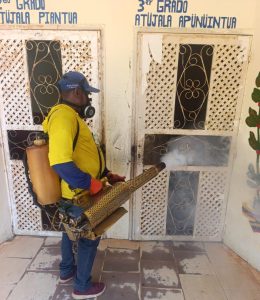 Jornada de fumigación de la Alcaldía de Maracaibo llega a 7 escuelas