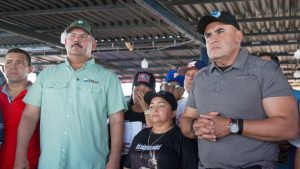 Zulia: Gobernador Luis Caldera y ministro Juan Carlos Loyo acuerdan agenda con pescadores en Barranquitas