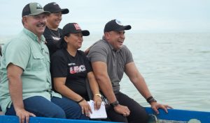 Zulia: Gobernador Luis Caldera y ministro Juan Carlos Loyo acuerdan agenda con pescadores en Barranquitas