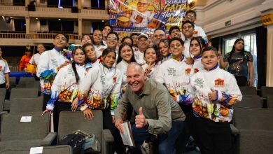 Las escuelas de gaita "Astolfo Romero" y "Heriberto Molina" se coronan en el Teatro Baralt