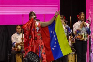 Las escuelas de gaita "Astolfo Romero" y "Heriberto Molina" se coronan en el Teatro Baralt