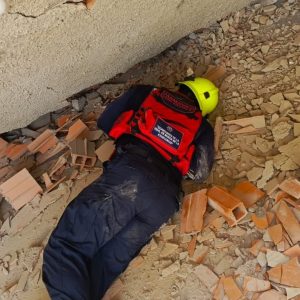 Gobierno municipal de Cabimas envía equipo de rescate de élite al estado La Guaira