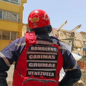 Gobierno municipal de Cabimas envía equipo de rescate de élite al estado La Guaira