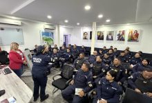 Autoridades y funcionarios policiales durante la apertura de la V Cohorte del Diplomado en Derechos Humanos en Valencia