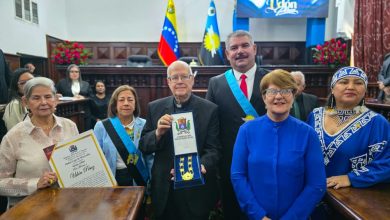 El Zulia le rinde tributo al poeta y escritor Udón Pérez y otorga Orden Lago de Maracaibo