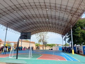 En el estado Zulia Alcaldía de Miranda y la Guardia del Pueblo entregaron trabajos de reacondicionamiento de la Cancha del Grupo Escolar Bolivariano Alejandro Fuenmayor