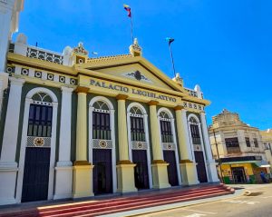 El Zulia le rinde tributo al poeta y escritor Udón Pérez y otorga Orden Lago de Maracaibo