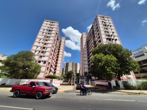 Brigadas de Riesgo del Zulia evalúan estructuras y sistemas de seguridad en grandes complejos residenciales de Maracaibo