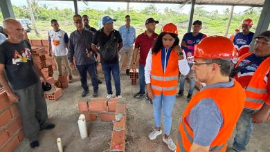Gobernador Lacava y alcaldesa Riera supervisaron avances de reconstrucción de viviendas en Juan José Mora