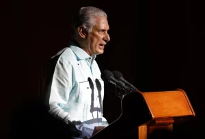 Díaz-Canel instó a divulgar las ponencias debatidas y a involucrar a la juventud en el estudio de la obra de Fidel Castro