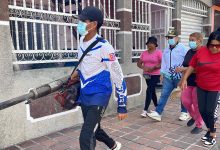 Alcalde Juan Carlos Betancourt acompañó al pueblo en el despliegue del Plan de Fumigación en la Urb. San Esteban