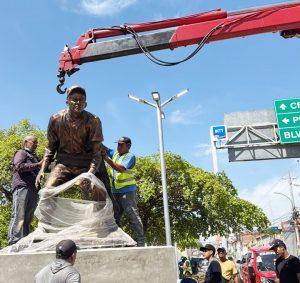 Alcaldía de Maracaibo inmortaliza a Luis Aparicio Montiel con estatua en su honor