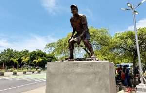 Alcaldía de Maracaibo inmortaliza a Luis Aparicio Montiel con estatua en su honor