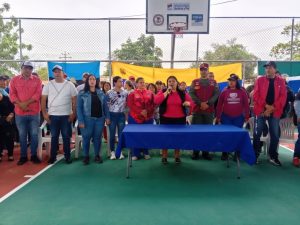 Gobierno Bolivariano rehabilita cancha deportiva en el municipio Miranda del estado Zulia