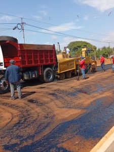 Avanzan trabajos de asfaltado y drenaje en la vía Curva de Molina-La Concepción en Maracaibo