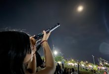 Marabinos disfrutaron del eclipse parcial de luna desde el Parque Monumental Ana María Campos