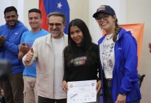 Gobernador Lacava y Rosinés Chávez reconocieron a voluntarios del Plan Vacacional “Ríe 2026”